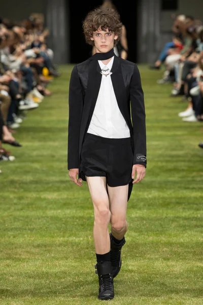 Look 4